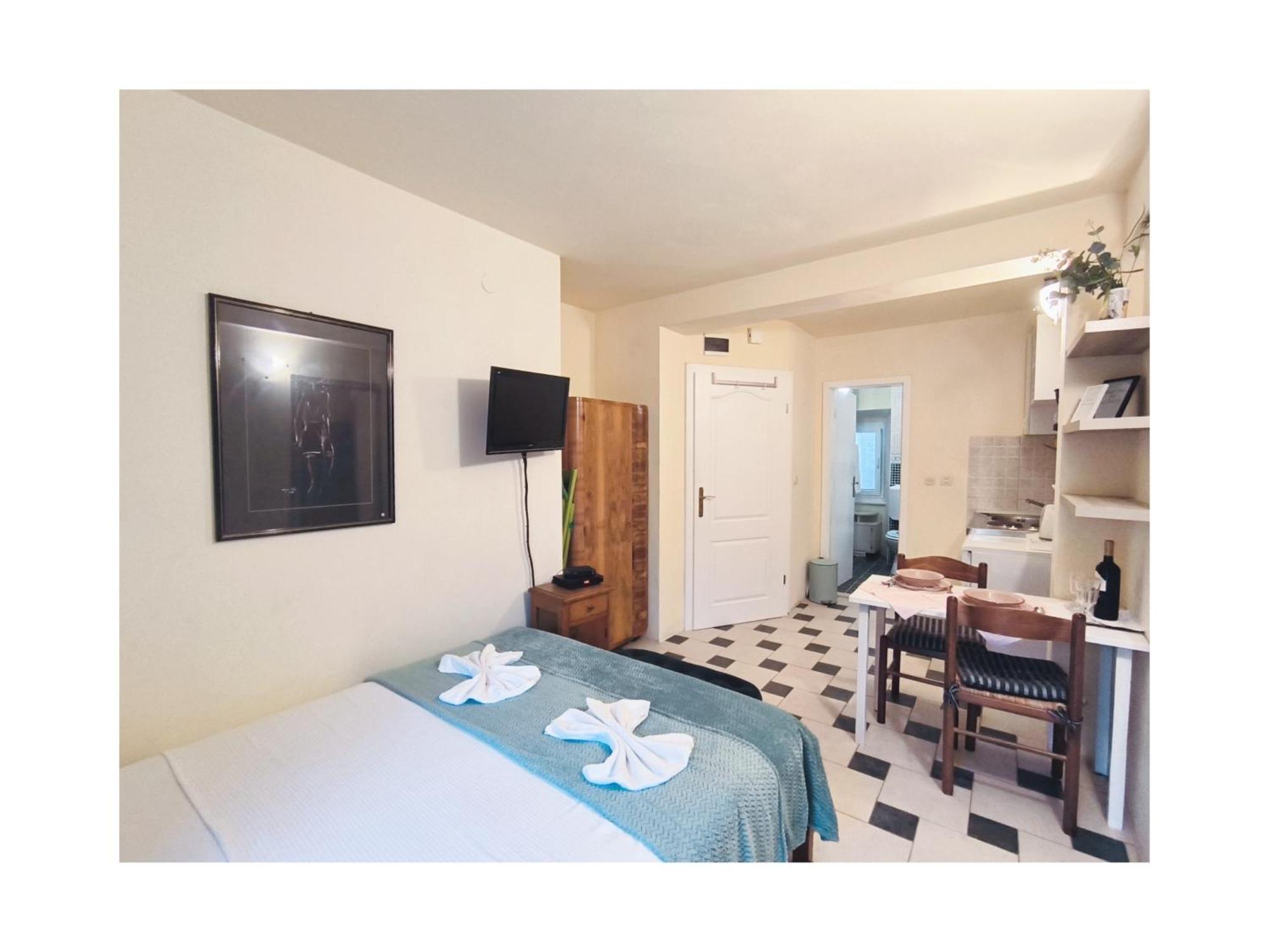 Apartments Senko เทรอปาย ภายนอก รูปภาพ